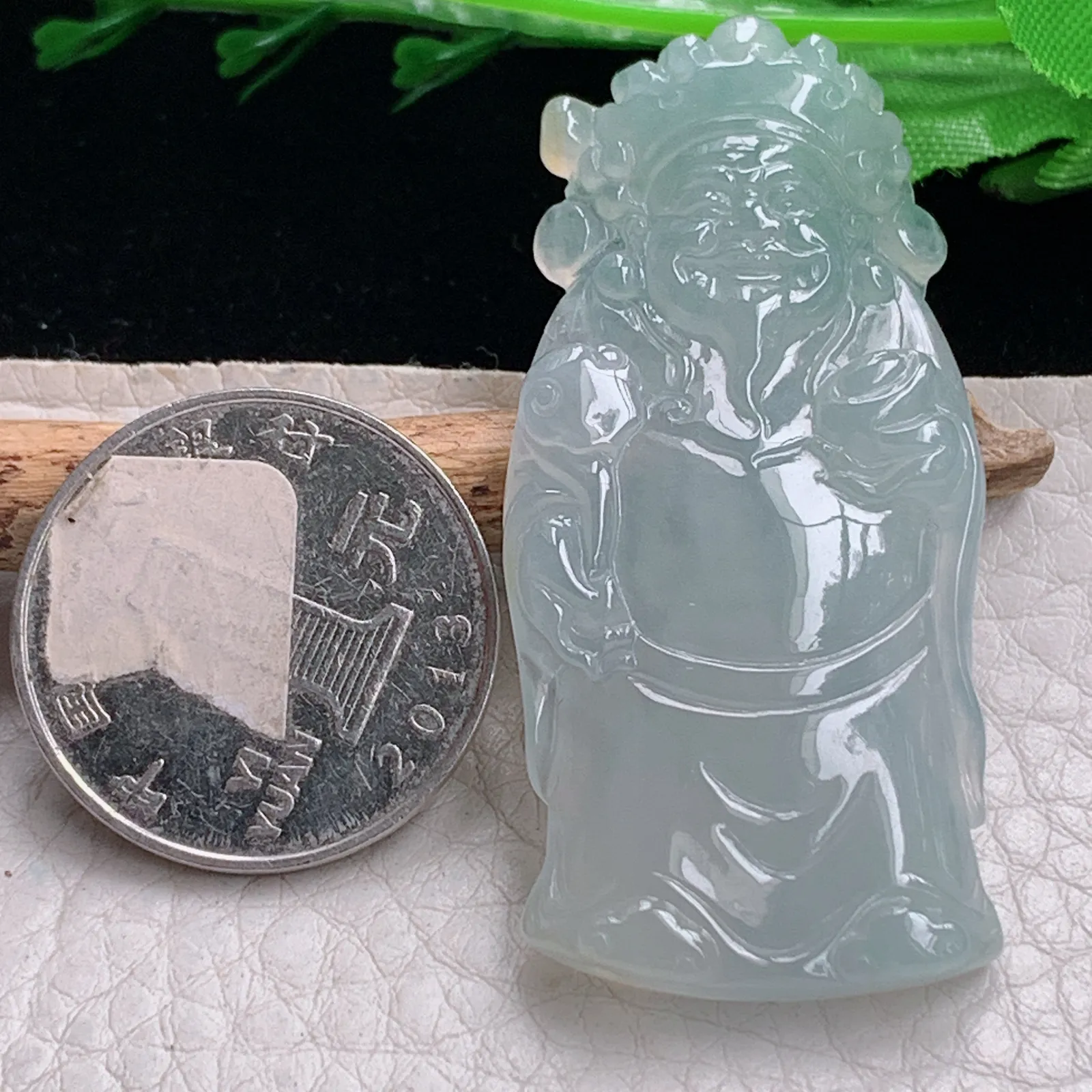 lz实拍52.8*24.5*5.6缅甸翡翠精雕冰晴立体财神爷 财爷玉吊坠 玉挂坠