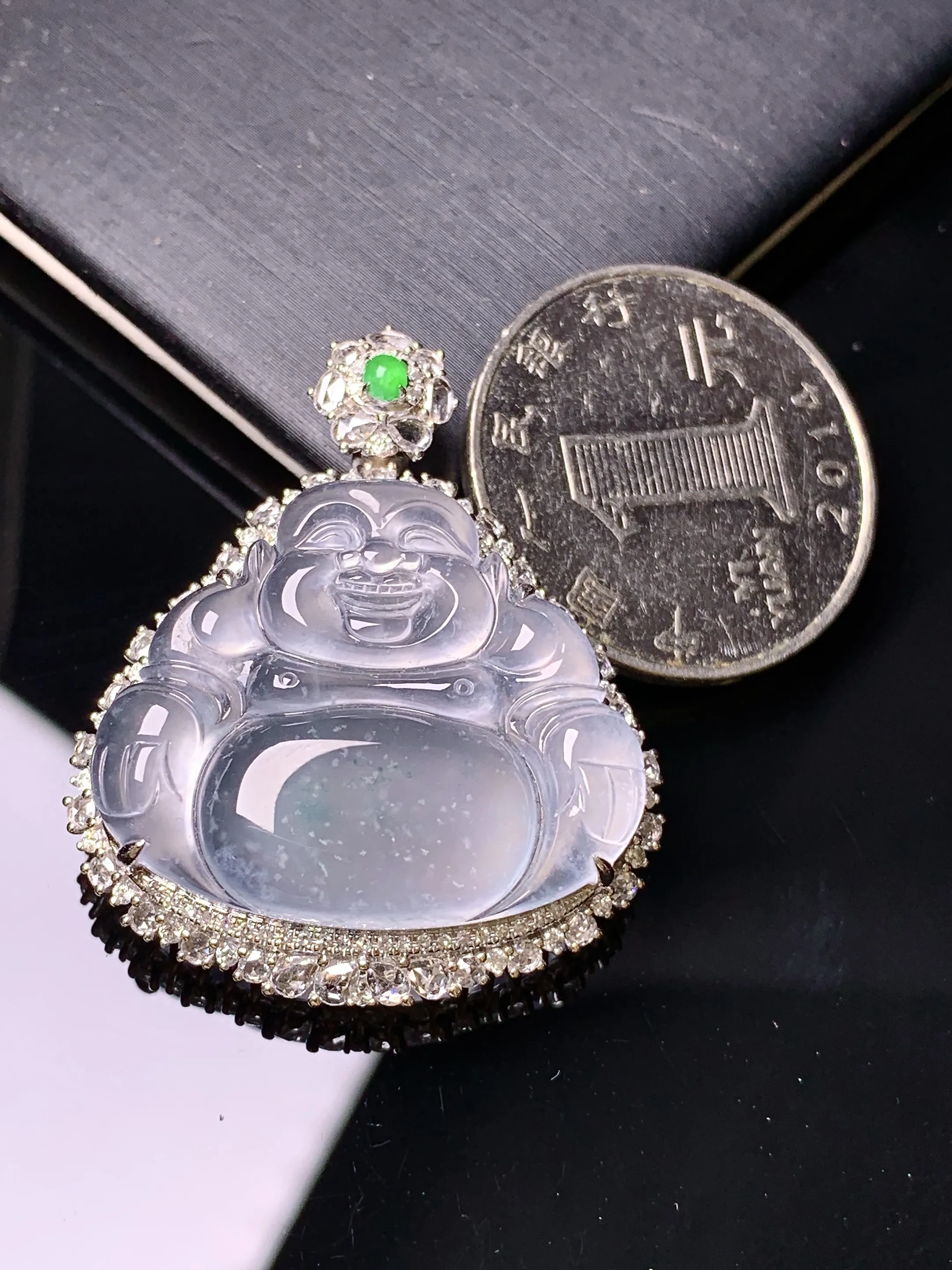 18k金钻镶嵌冰种佛公吊坠 玉质细腻 色泽清新艳丽 整体尺寸36.5*30.8*10.2