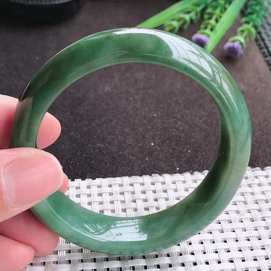 实拍A货翡翠57.8/16/8.8老坑精美温润满色油绿手镯宽边轮胎镯女款