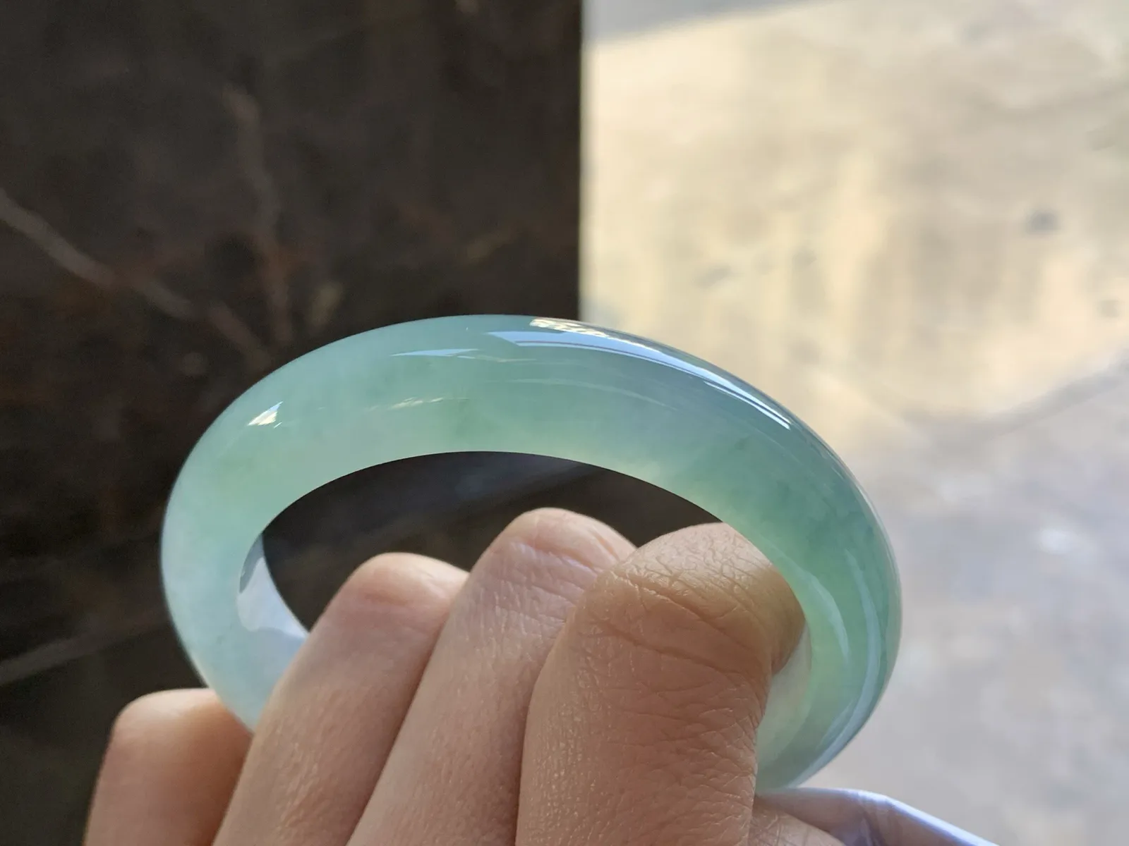 53-11.7-8.2

冰蓝手镯^_^种水清透