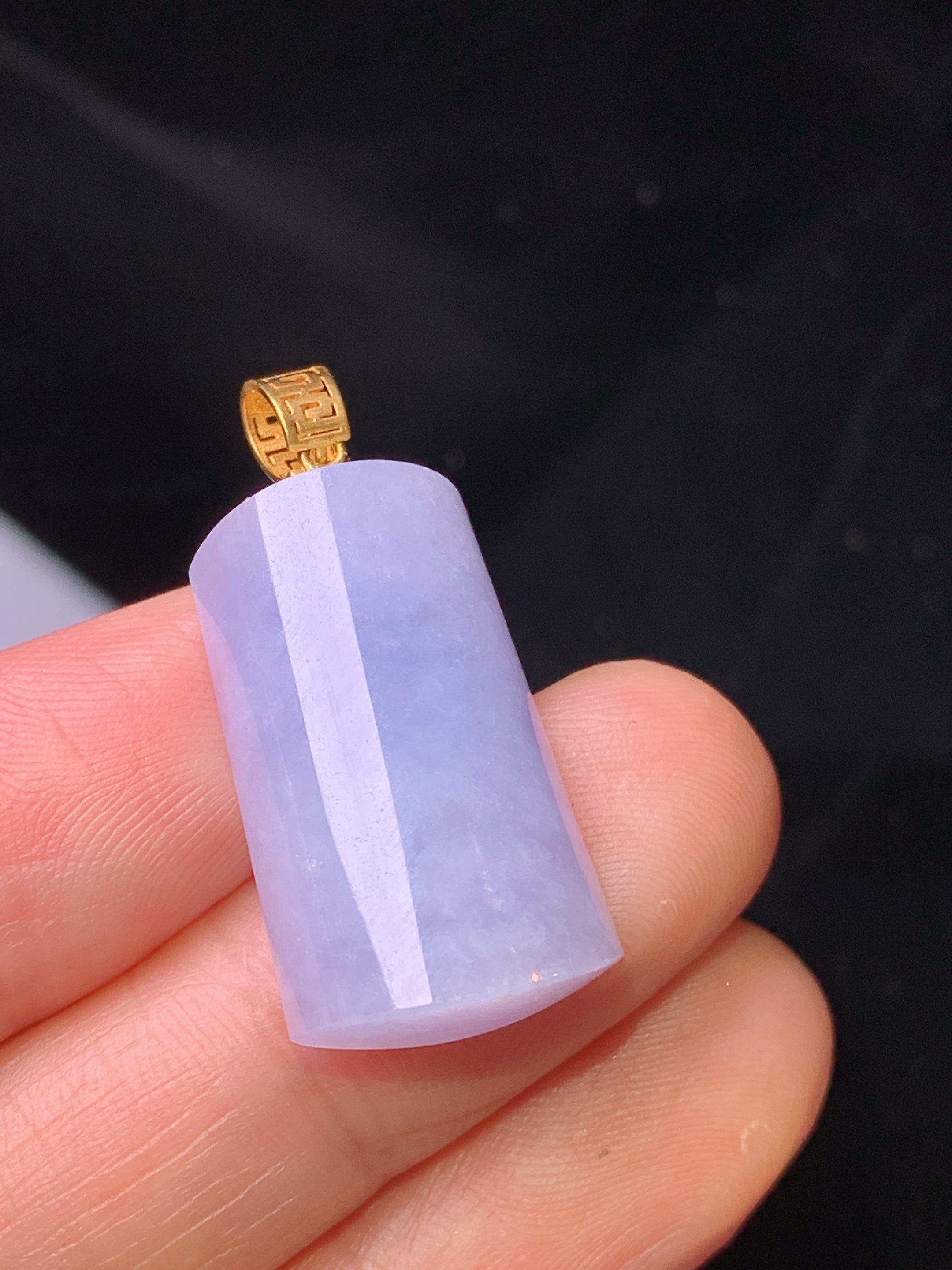 18k金镶嵌紫罗兰玉柱吊坠 玉质细腻 色泽清新艳丽 整体尺寸30*13.8*7