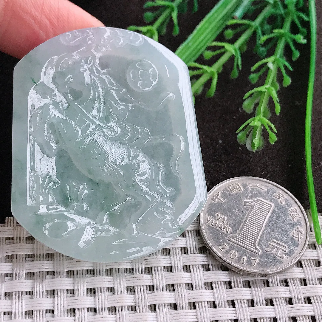 实拍A货翡翠50.5/41.7/5.6老坑冰润起胶飘花马上有钱马牌吊坠翡翠挂件