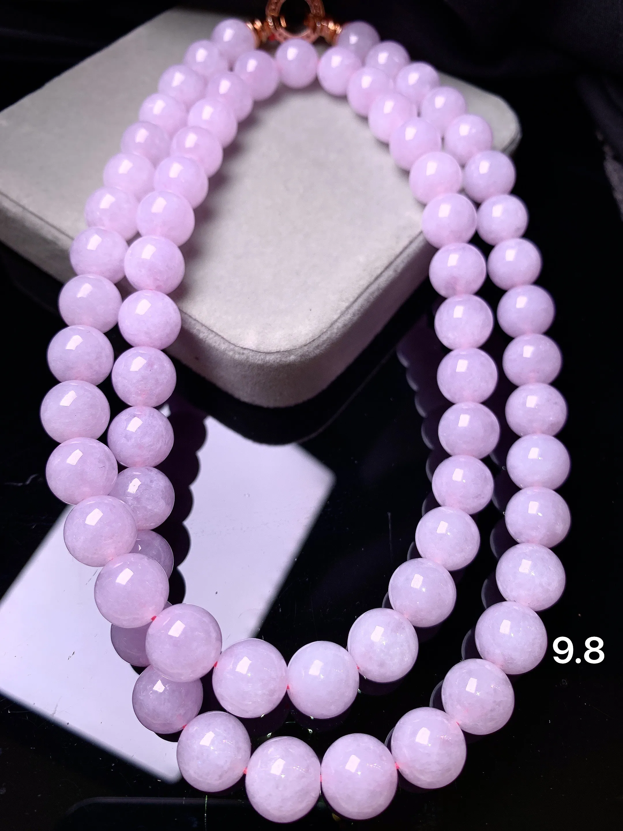 紫罗兰圆珠项链 玉质细腻 色泽清新艳丽 整体尺寸9.8