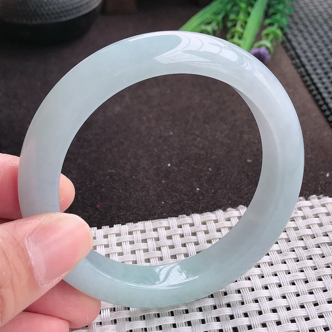 实拍A货翡翠59/12.5/9.5老坑冰纯起胶天空蓝手镯宽边翡翠玉镯女款