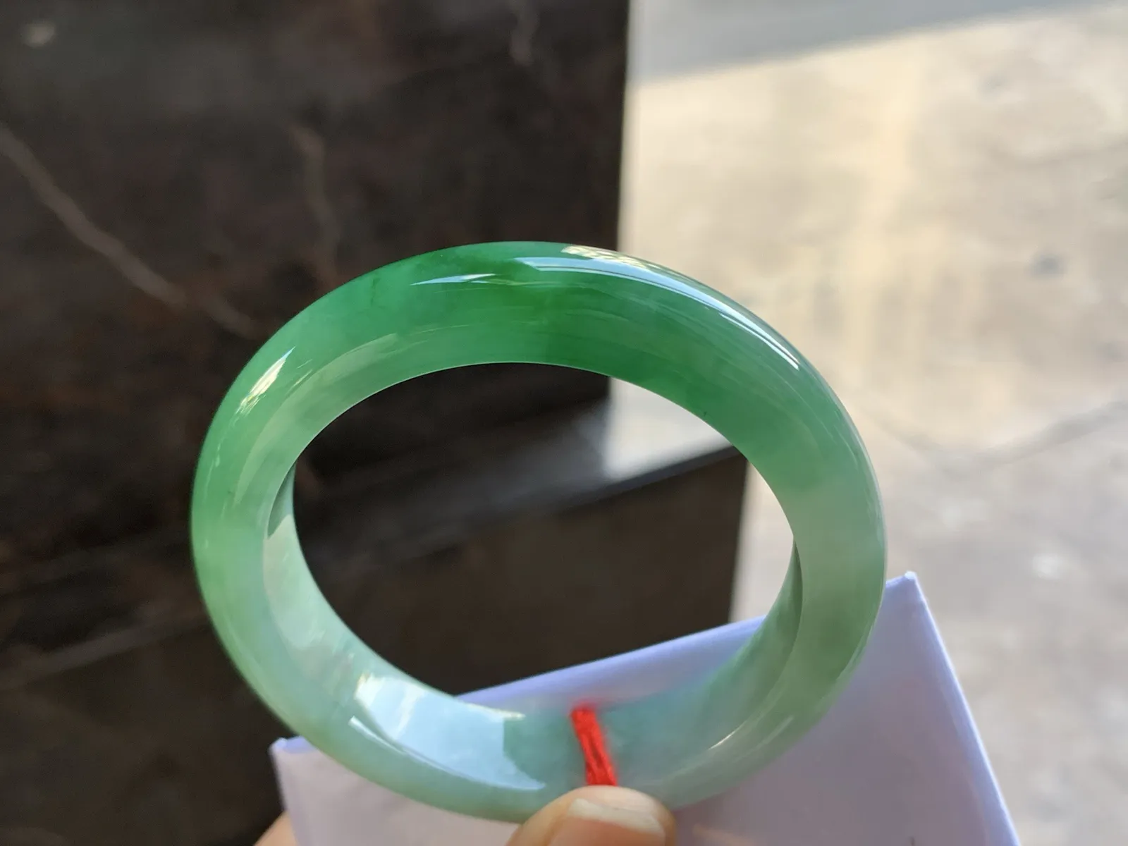 51-12.3-8.5

浓绿色手镯^_^小圈 鲜艳