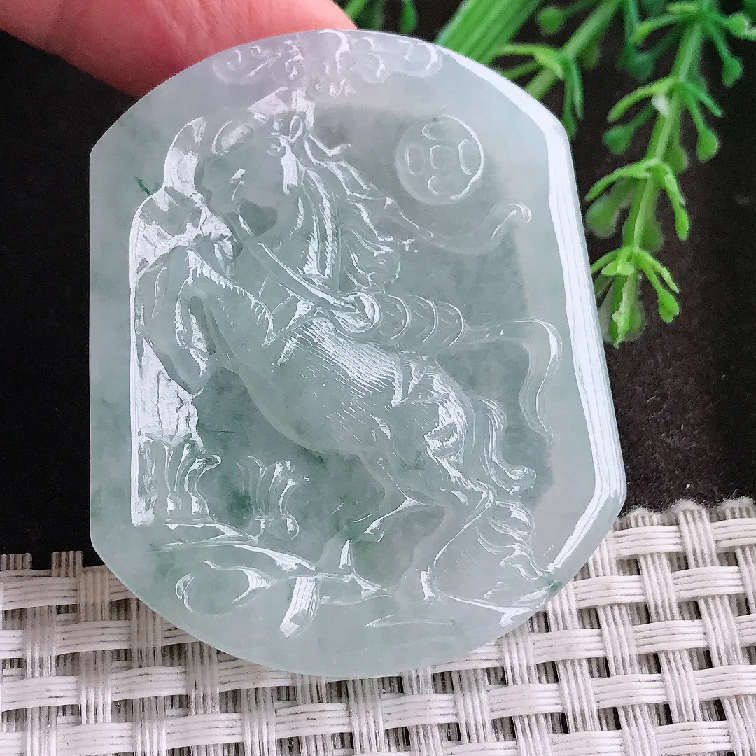 实拍A货翡翠50.5/41.7/5.6老坑冰润起胶飘花马上有钱马牌吊坠翡翠挂件