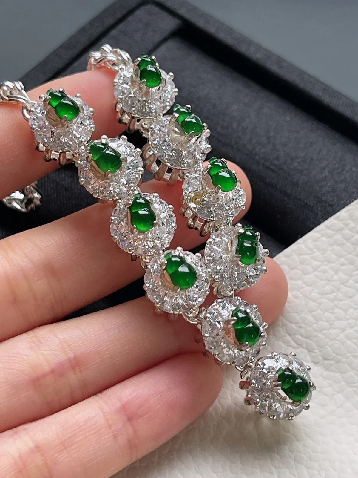 翡翠葫芦蛋面,价格为单颗价格，随机发货