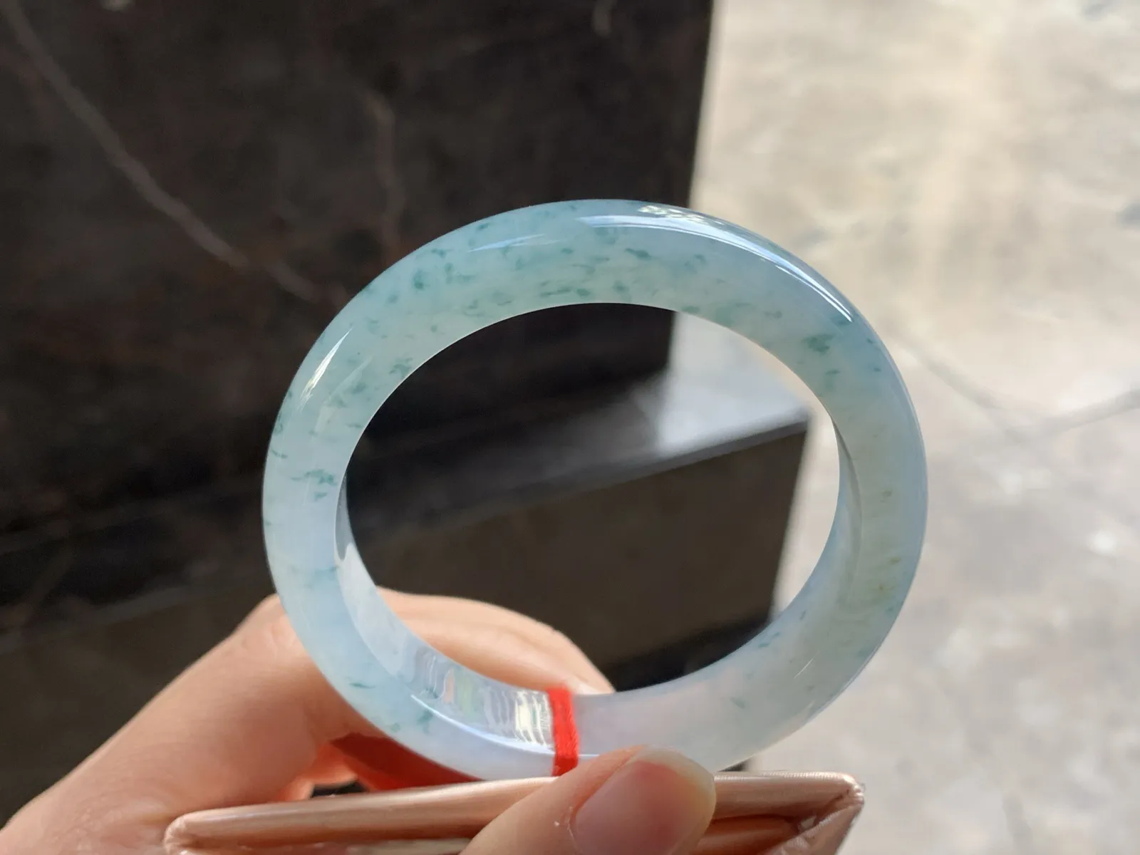 54.5-12.3-7.8

蓝花手镯^_^飘花灵韵