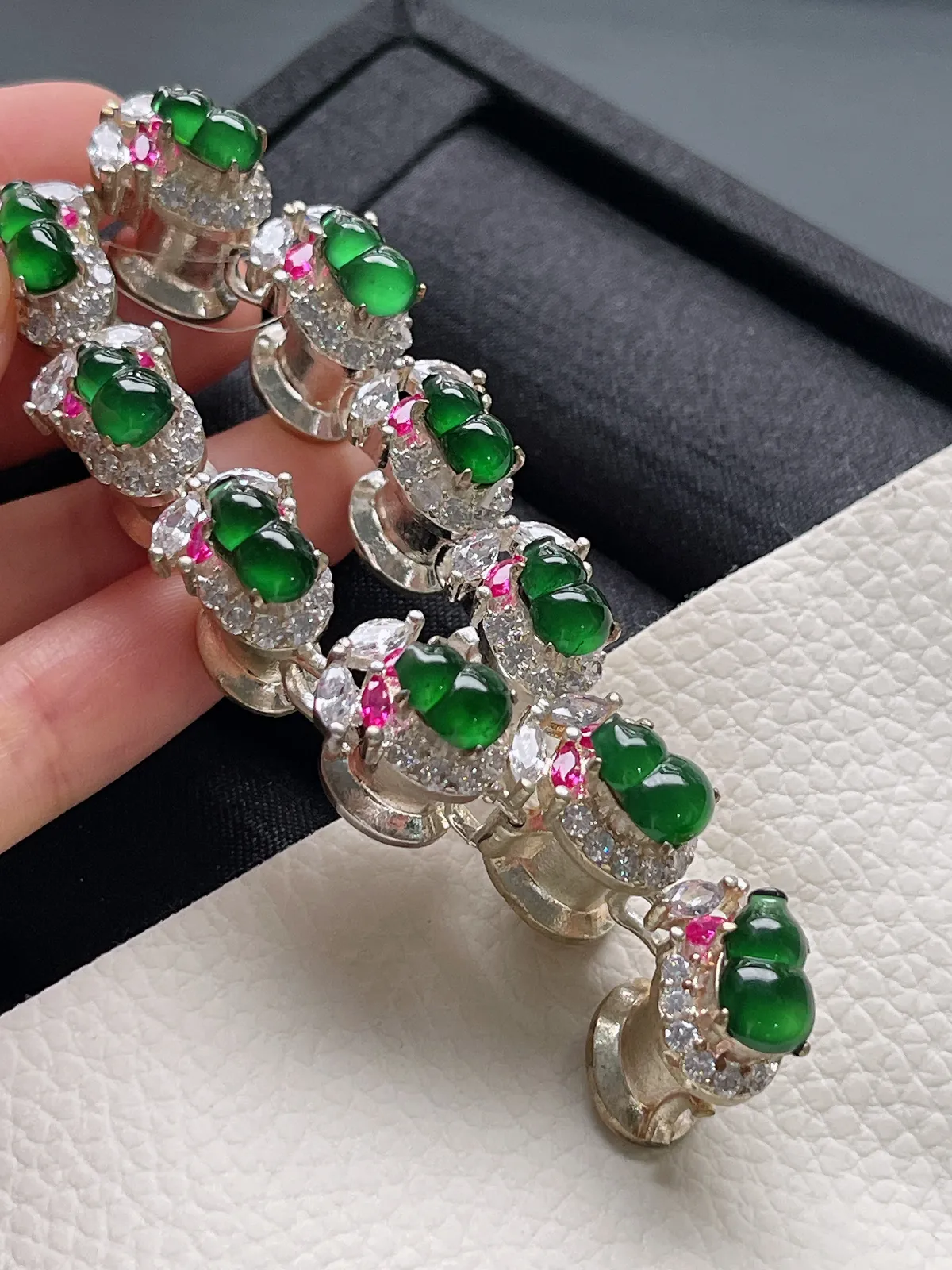 翡翠葫芦蛋面，价格为单颗价格，随机发货