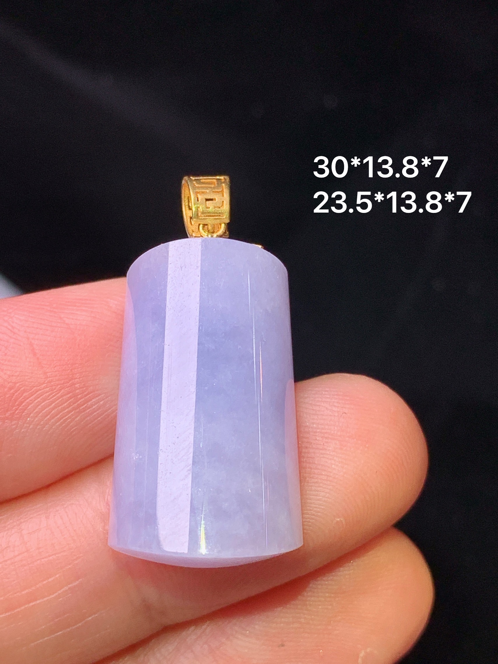 18k金镶嵌紫罗兰玉柱吊坠 玉质细腻 色泽清新艳丽 整体尺寸30*13.8*7