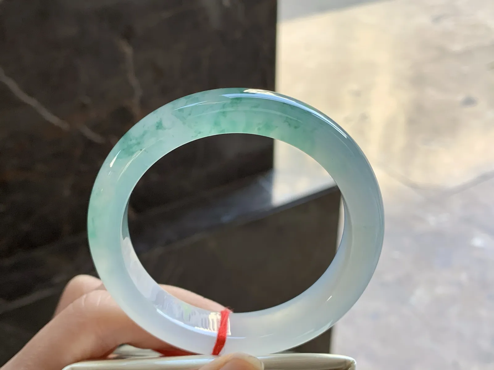 57.5-12.4-9.2

冰种飘花手镯^_^冰透