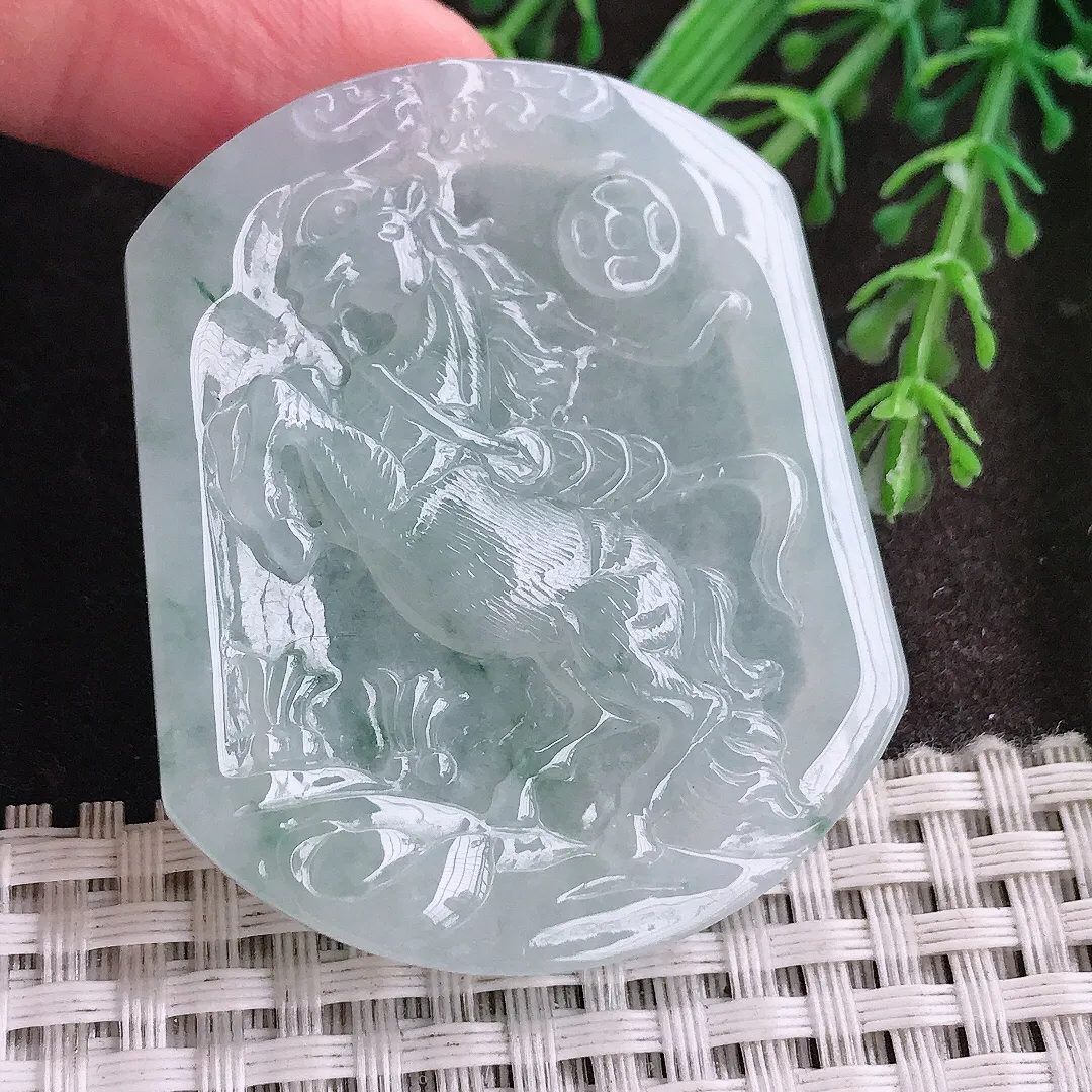 实拍A货翡翠50.5/41.7/5.6老坑冰润起胶飘花马上有钱马牌吊坠翡翠挂件