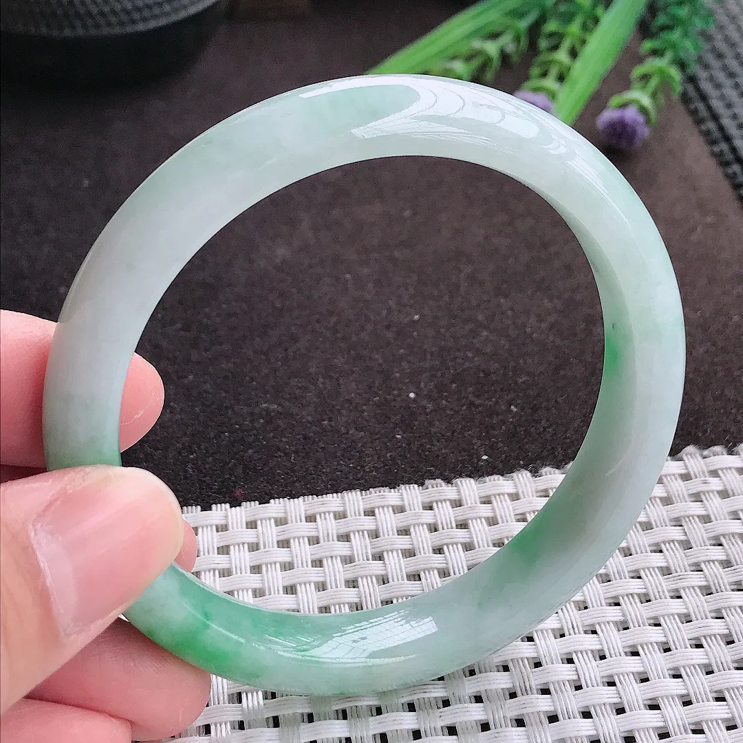 实拍A货翡翠59/11.6/7.8老坑冰润飘阳绿手镯宽边翡翠玉镯女款