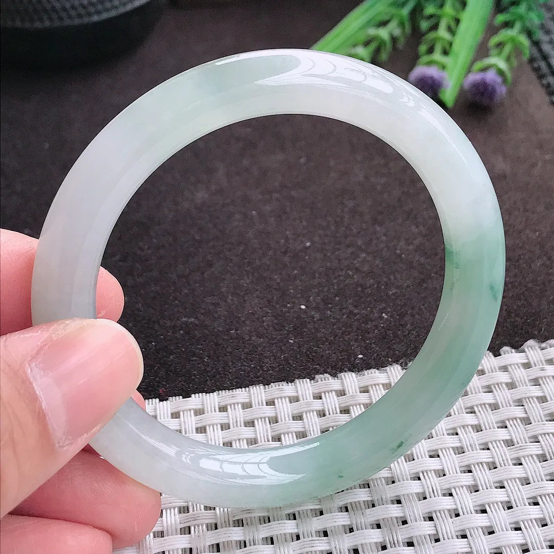 实拍A货翡翠53.5/9老坑冰胶水灵飘花圆条手镯翡翠玉镯女款