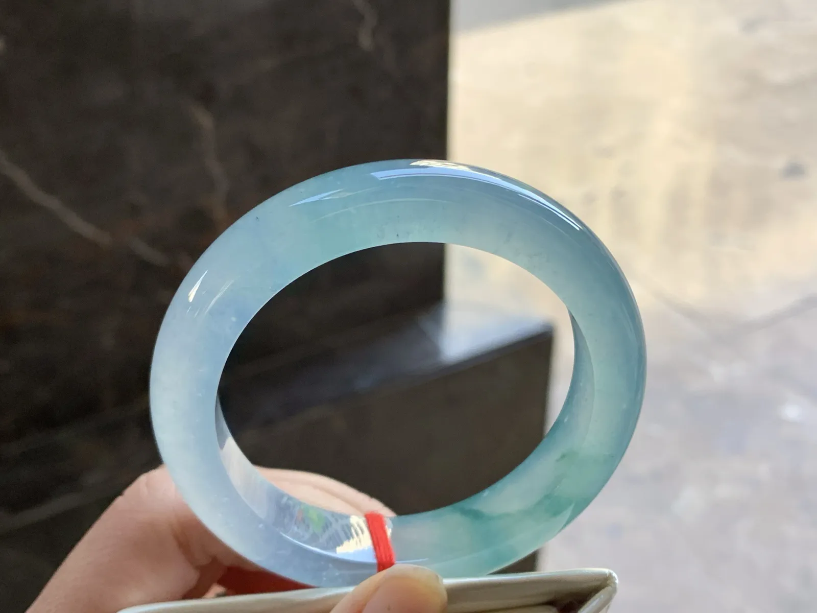 54-12.2-8

冰蓝花手镯^_^透亮