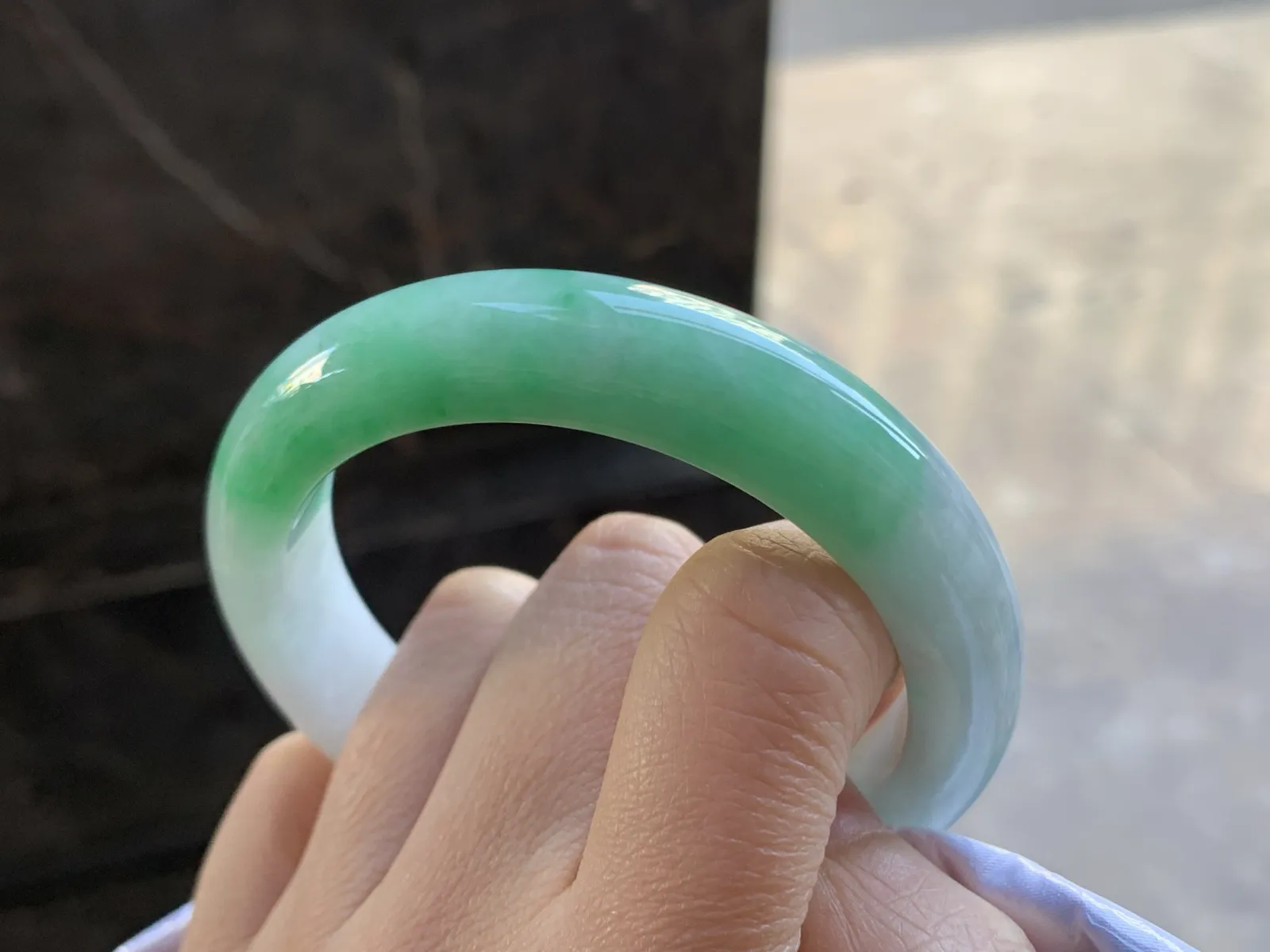 54.5-12.8-8.8

阳绿色手镯^_^颜色好看