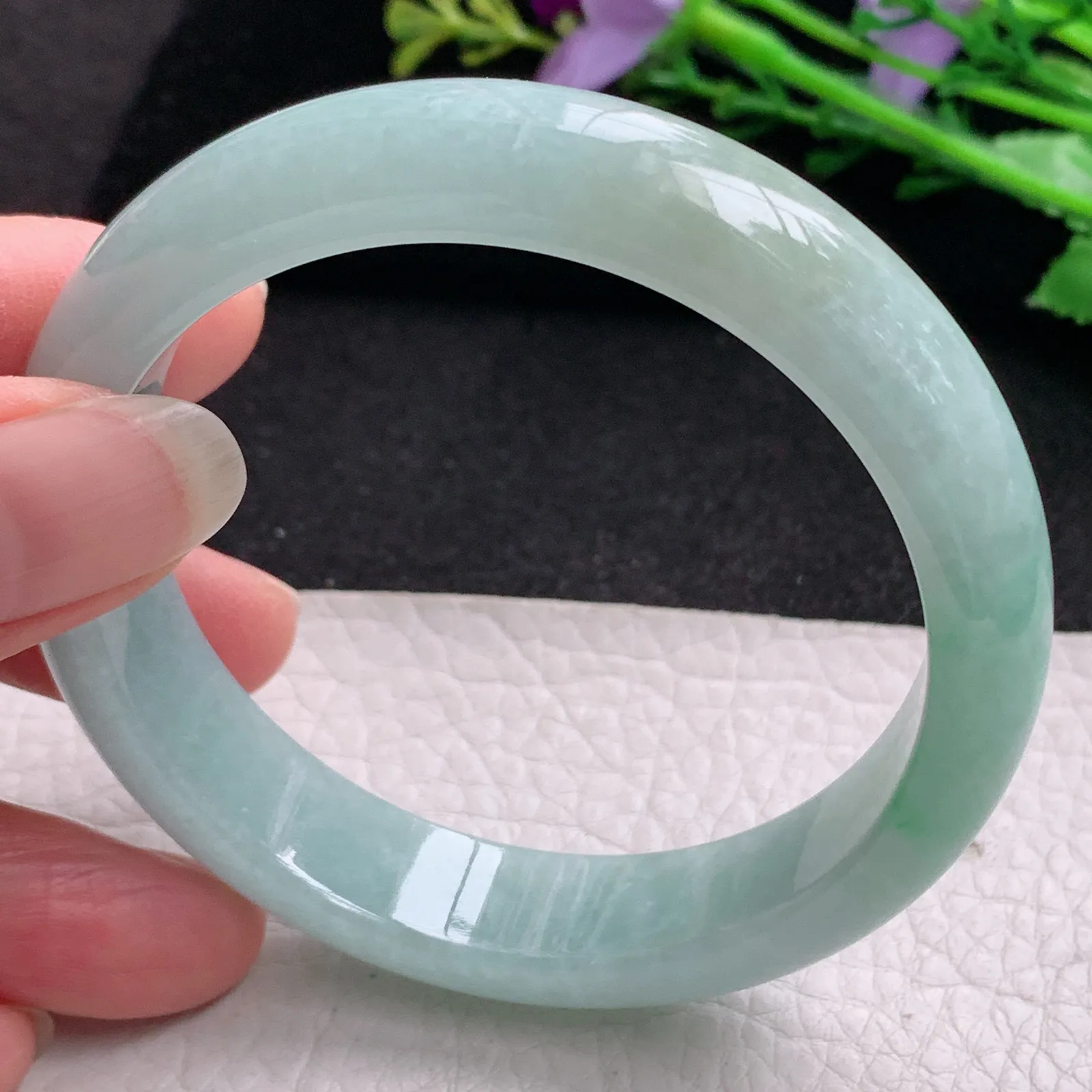 js实拍57.5*13*7.8平安镯 缅甸翡翠精美飘绿花宽边玉手镯 玉手环