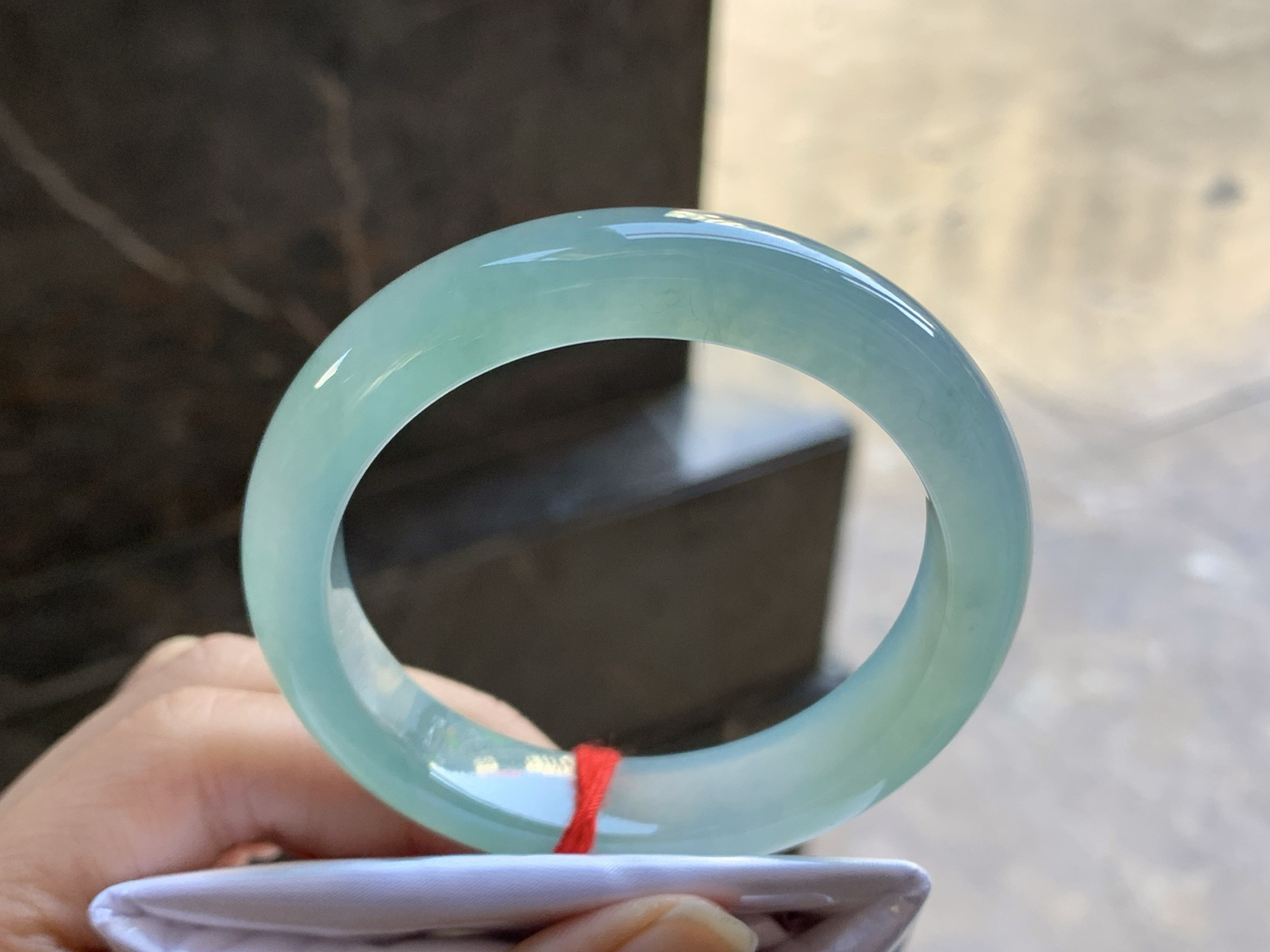 52-11.9-8.3

冰蓝手镯^_^水润冰透