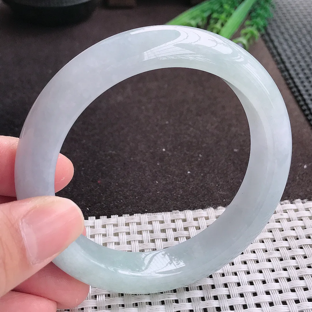 实拍A货翡翠61.5/13.6/9.8老坑秀气冰润大圈口手镯宽边翡翠玉镯女款