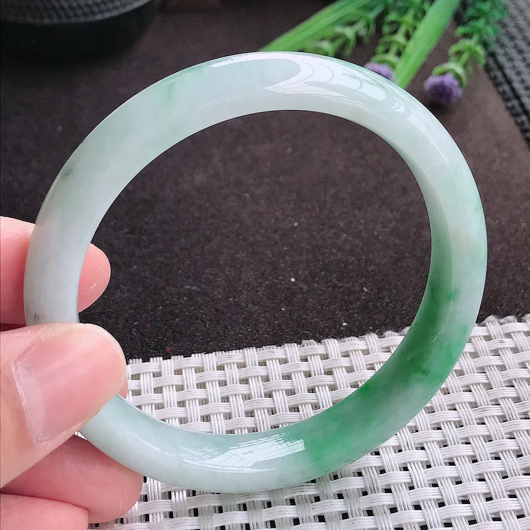 实拍A货翡翠59/11.6/7.8老坑冰润飘阳绿手镯宽边翡翠玉镯女款