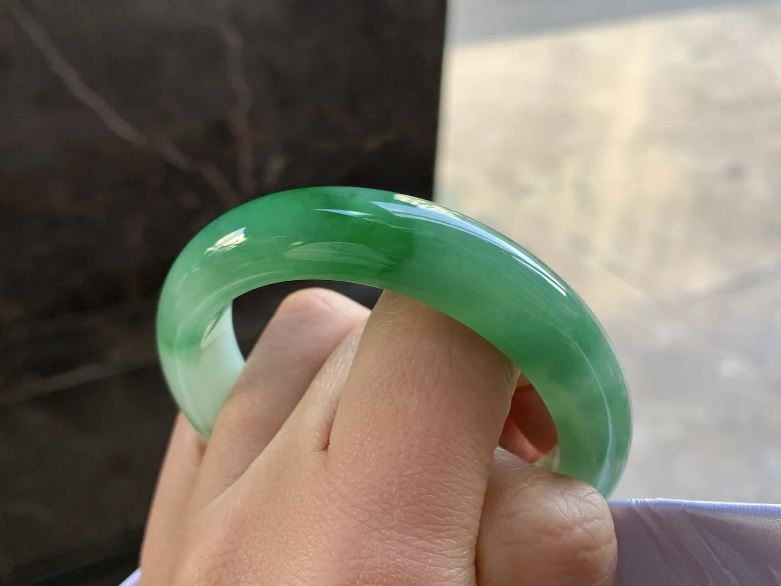 51-12.3-8.5

浓绿色手镯^_^小圈 鲜艳