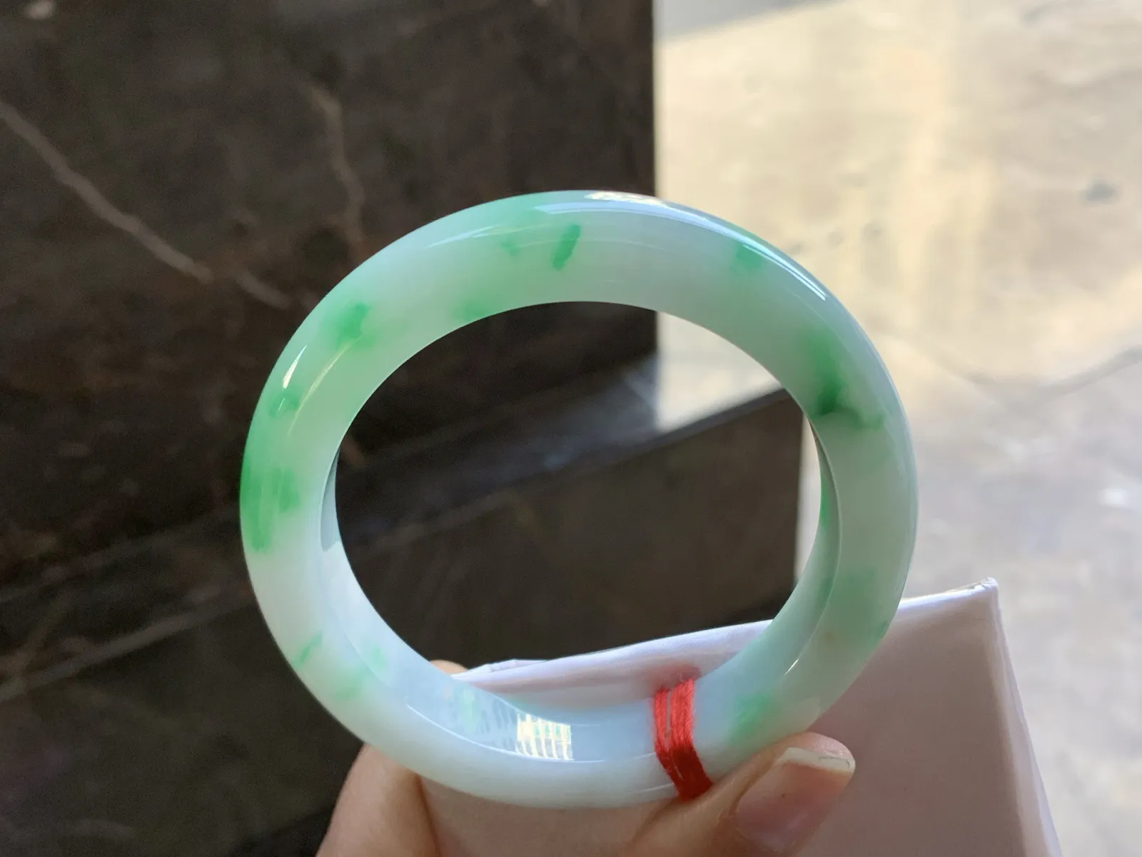 56.5-12-10.1毫米

飘绿手镯^_^清新 色阳