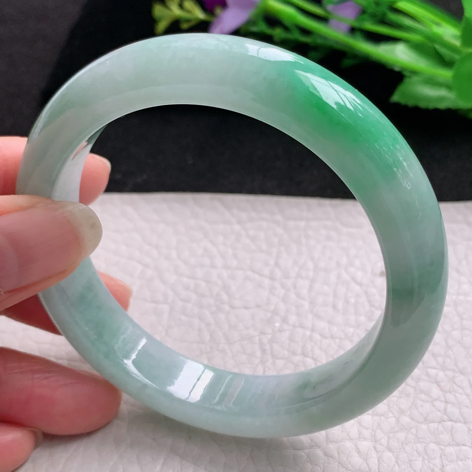 yh实拍59*12.8*9.3平安镯 缅甸翡翠精美飘绿宽边玉手镯 玉手环