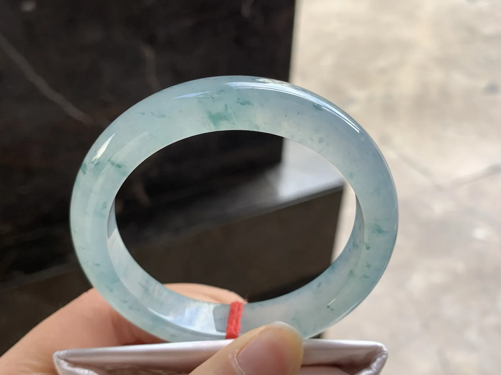 54.5-12.3-8.3

冰种蓝花手镯^_^通透