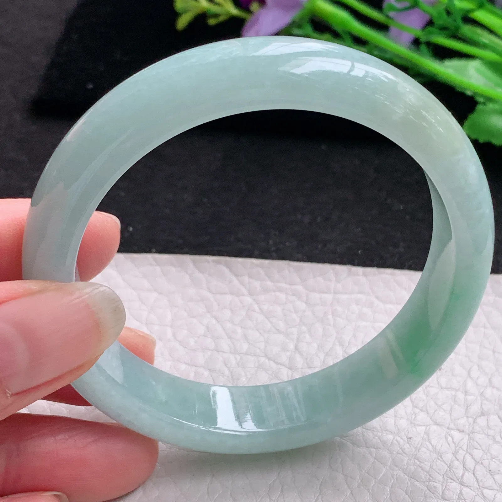 js实拍57.5*13*7.8平安镯 缅甸翡翠精美飘绿花宽边玉手镯 玉手环