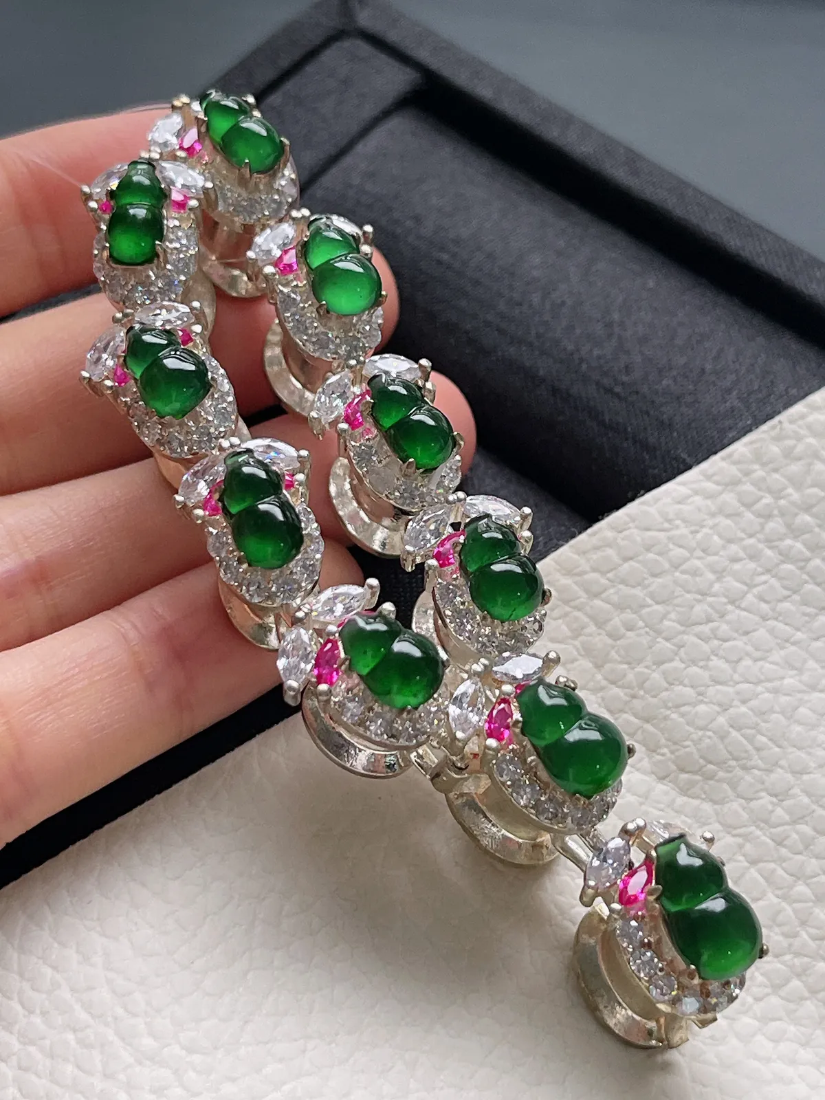 翡翠葫芦蛋面，价格为单颗价格，随机发货