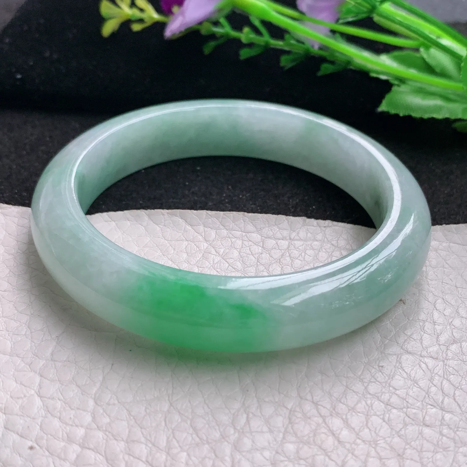 yh实拍59*12.8*9.3平安镯 缅甸翡翠精美飘绿宽边玉手镯 玉手环