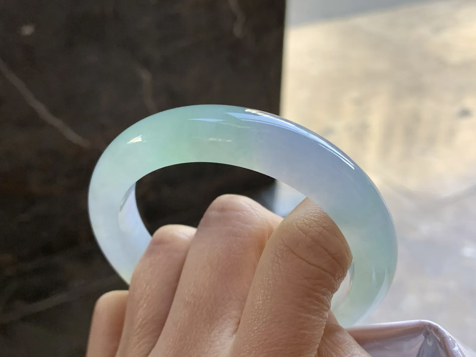 56-12.2-9

冰种淡春彩手镯^_^清新