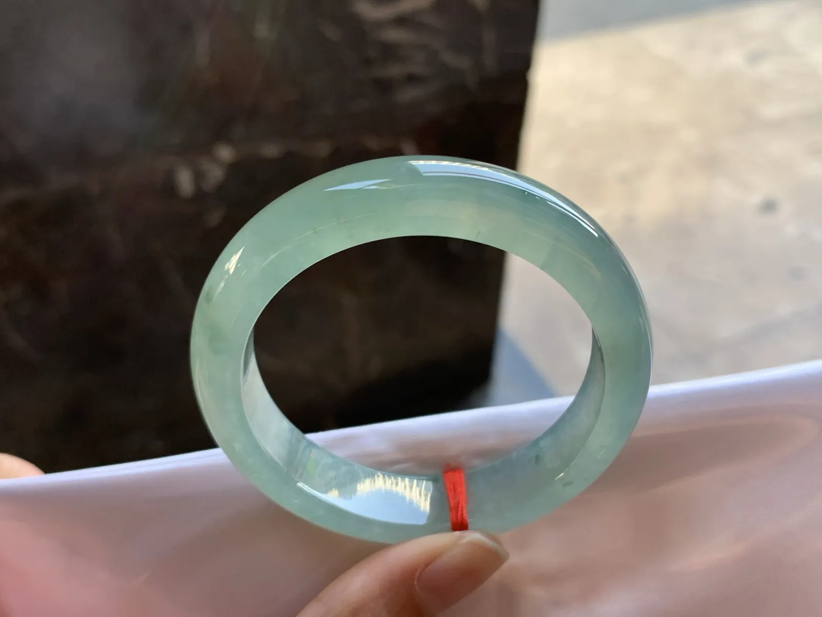 51.5-12.2-8.5

冰种晴水飘花手镯^_^清透 颜色好看