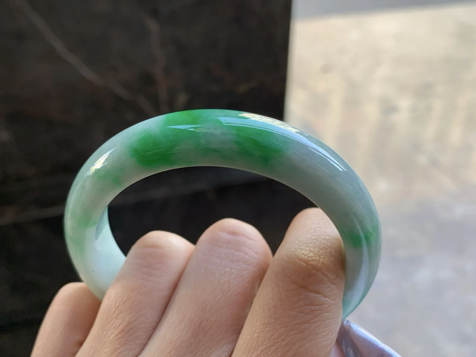 56.5-12.6-8.4

辣绿色手镯^_^鲜艳 浓郁