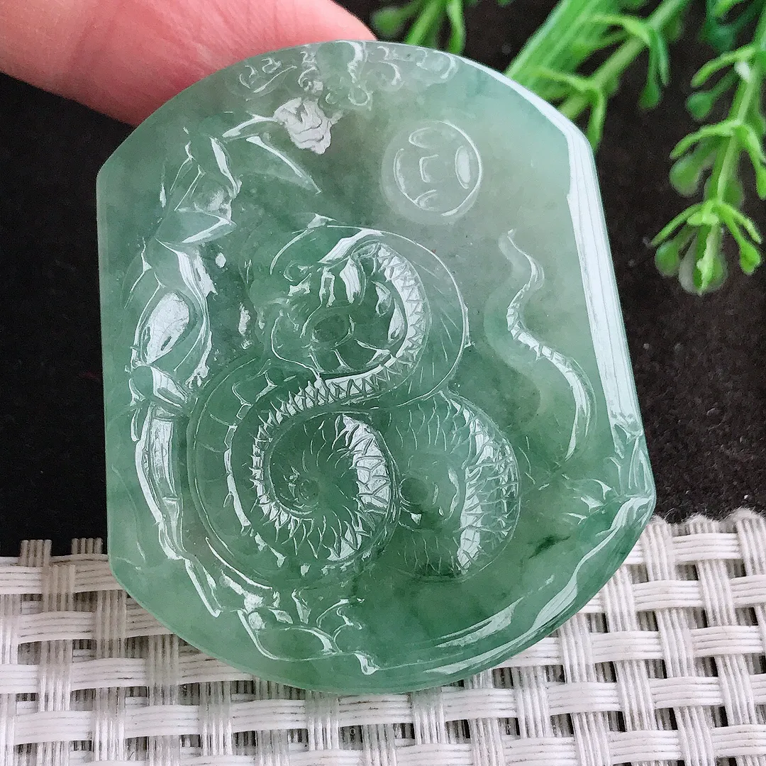 实拍A货翡翠51/43.3/5老坑冰胶水灵冰晴满绿生肖蛇牌吊坠翡翠挂件