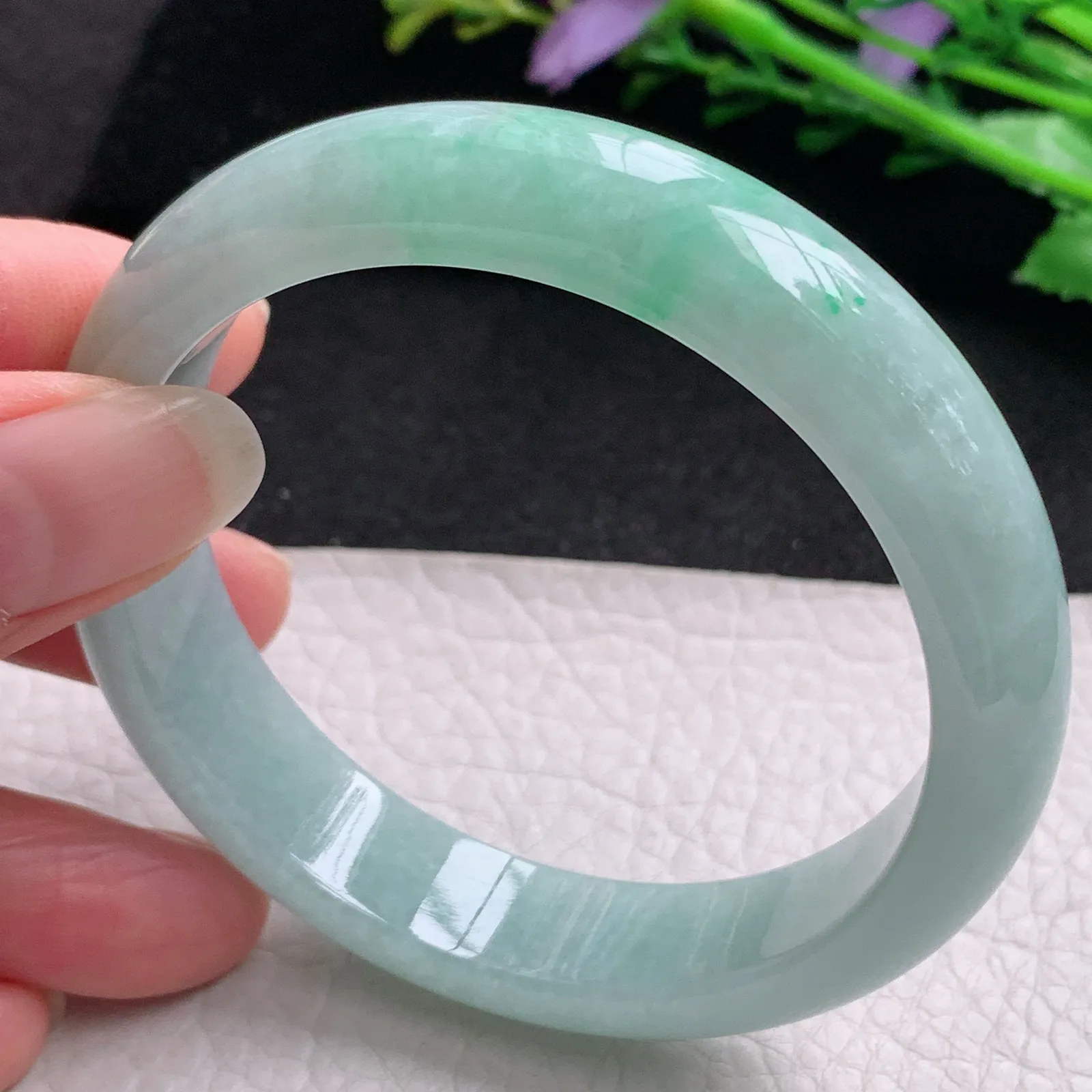 js实拍57.5*13*7.8平安镯 缅甸翡翠精美飘绿花宽边玉手镯 玉手环