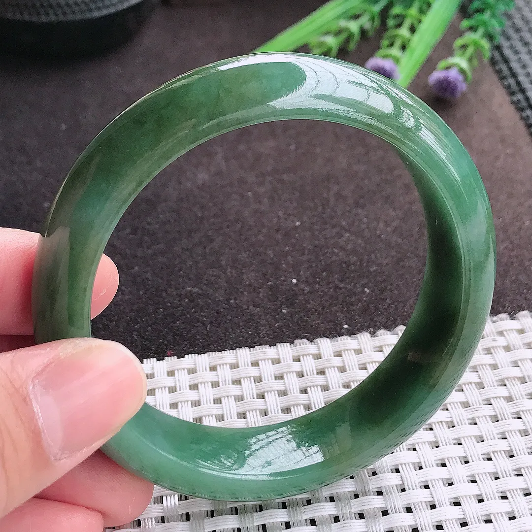 实拍A货翡翠57.8/16/8.8老坑精美温润满色油绿手镯宽边轮胎镯女款
