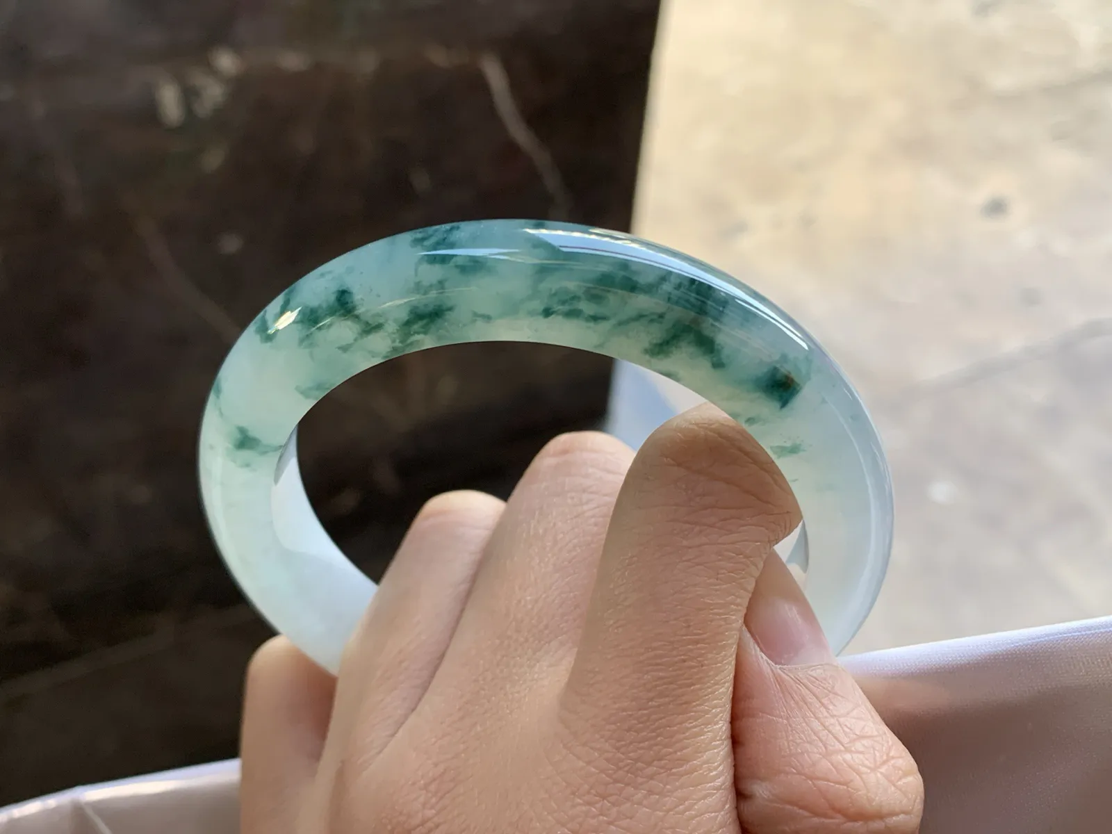 60-12-9.6

蓝花大圈手镯^_^飘花浓郁