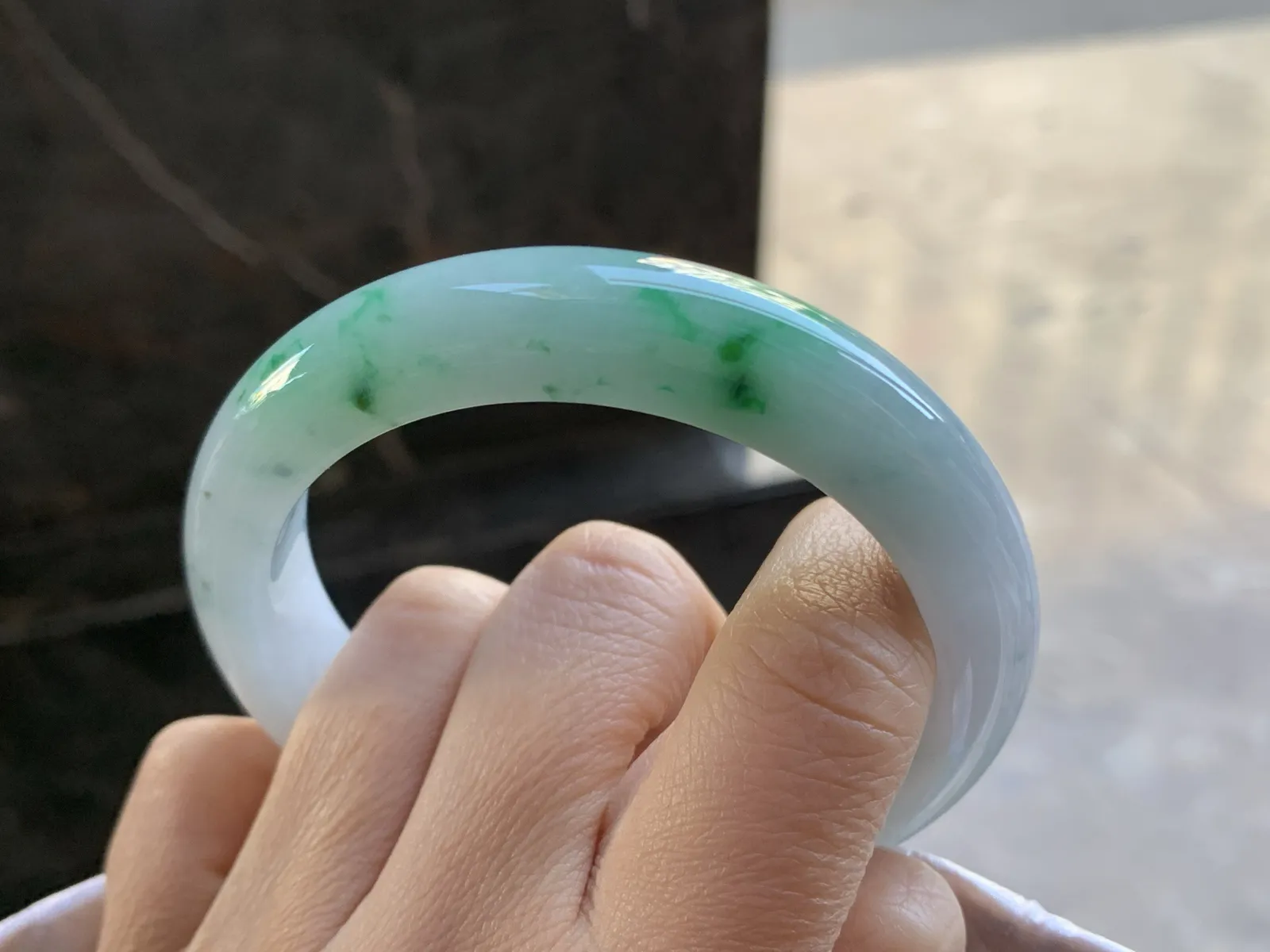 56.5-12.5-8.8

飘绿手镯^_^色阳 细腻