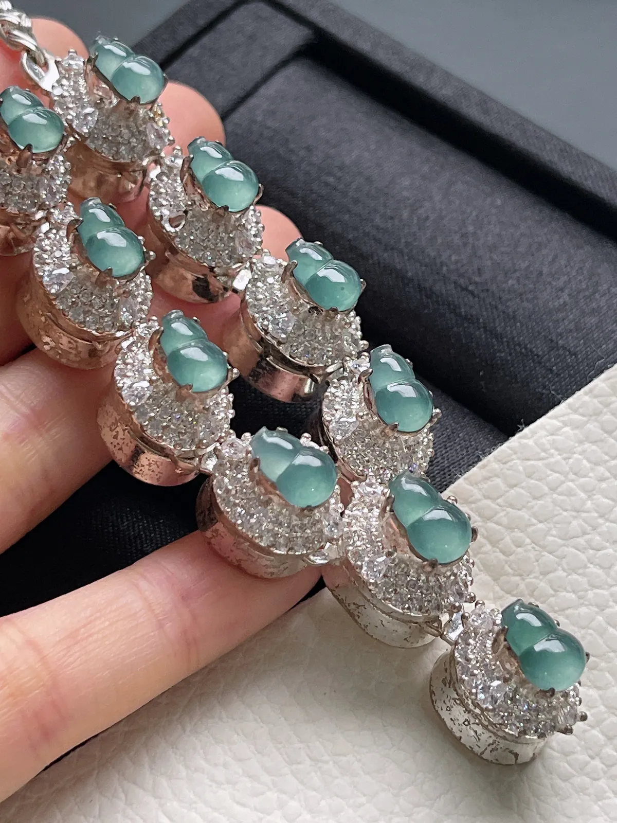 翡翠葫芦蛋面，价格为单颗价格，随机发货