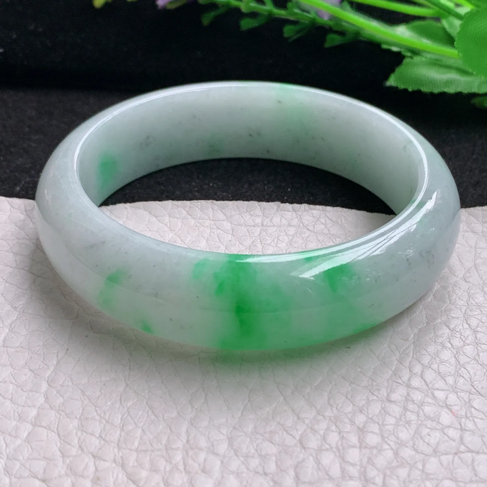 js实拍58*16.5*8.3轮胎镯 缅甸翡翠精美飘阳绿宽边玉手镯 玉手环