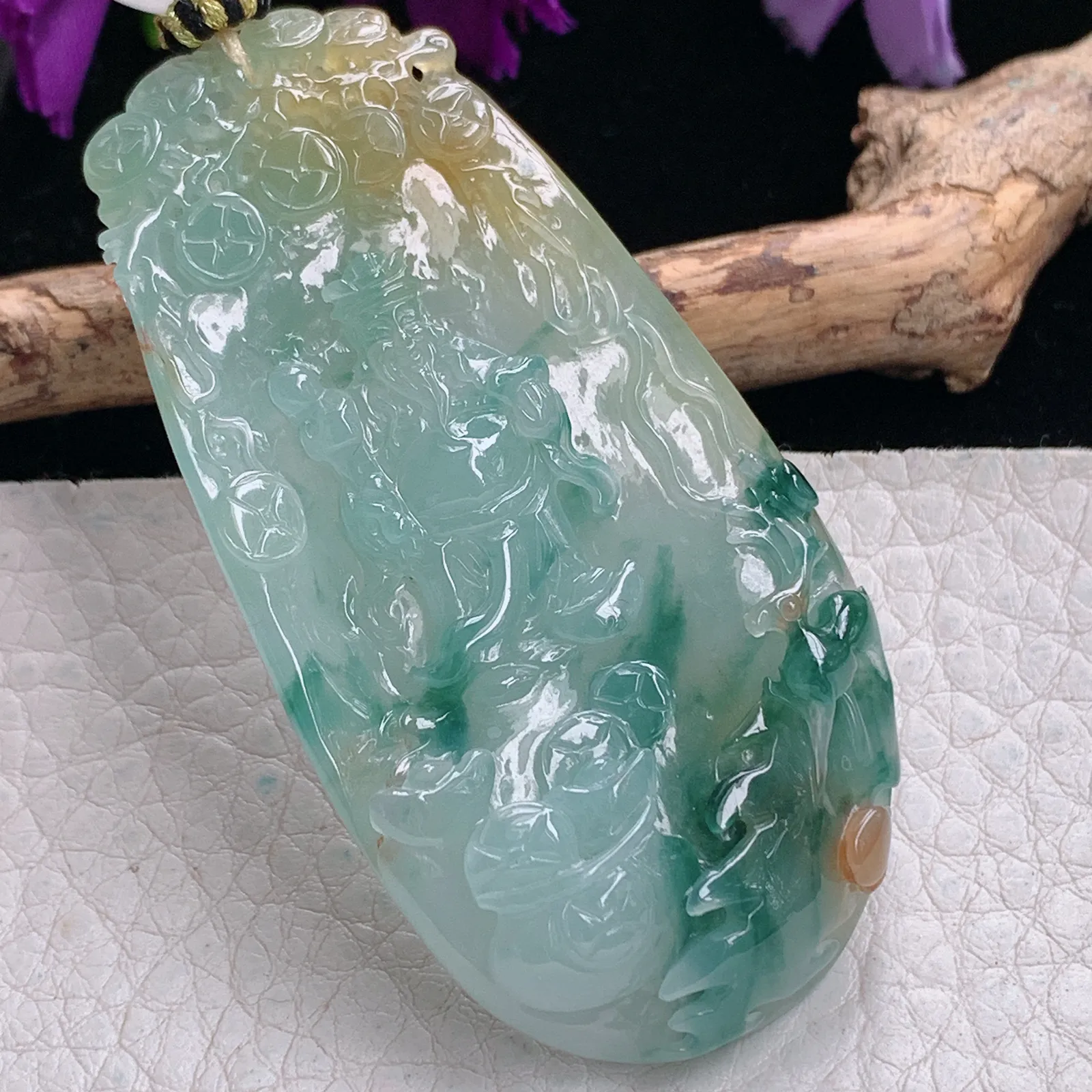 yl实拍65*33.5*9.5缅甸翡翠俏色巧雕山水财神 一路发财玉吊坠 玉挂坠