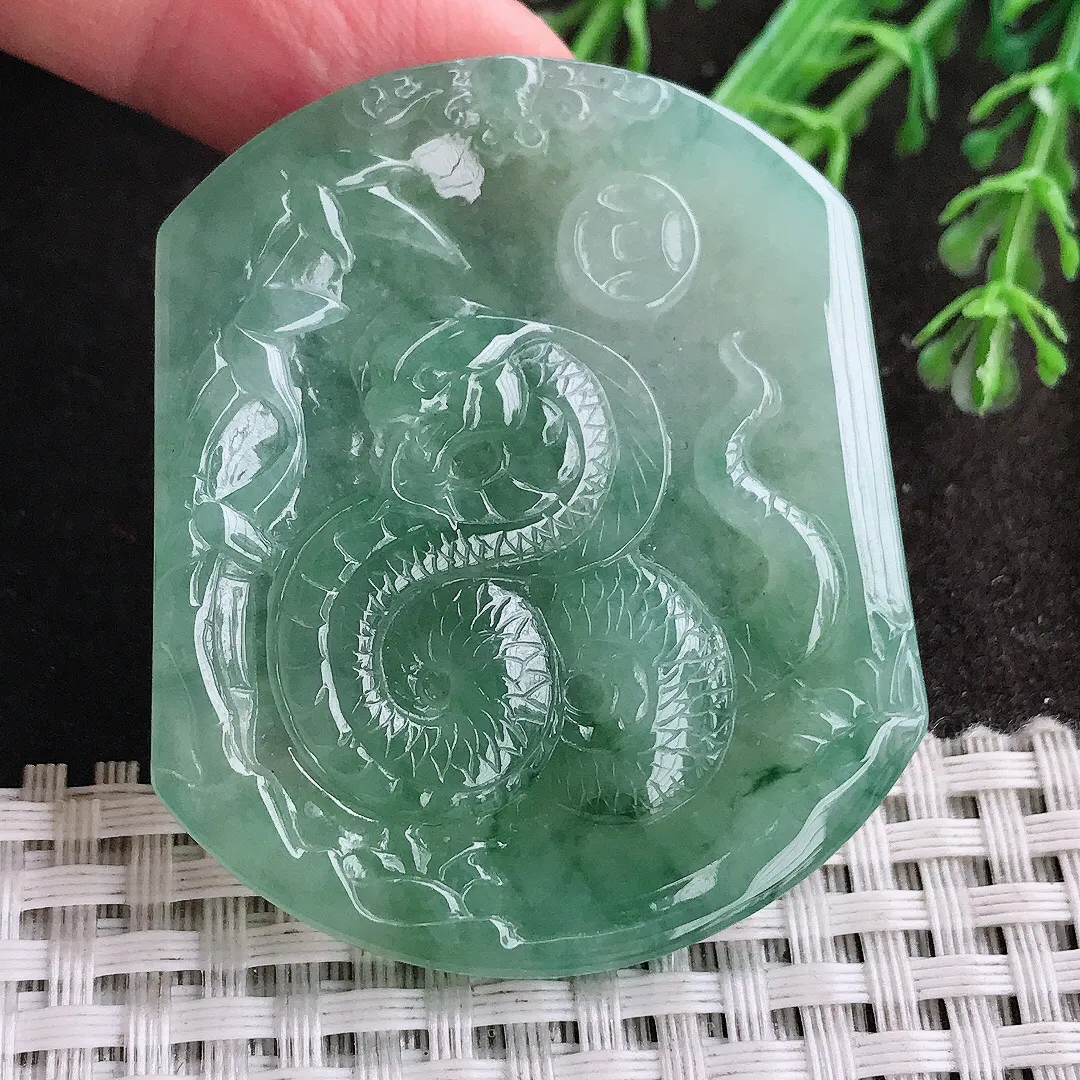 实拍A货翡翠51/43.3/5老坑冰胶水灵冰晴满绿生肖蛇牌吊坠翡翠挂件