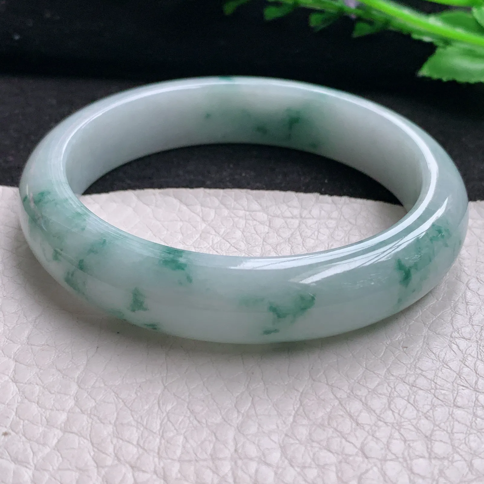 js实拍58*12.8*8平安镯 缅甸翡翠精美水润飘花宽边玉手镯 玉手环