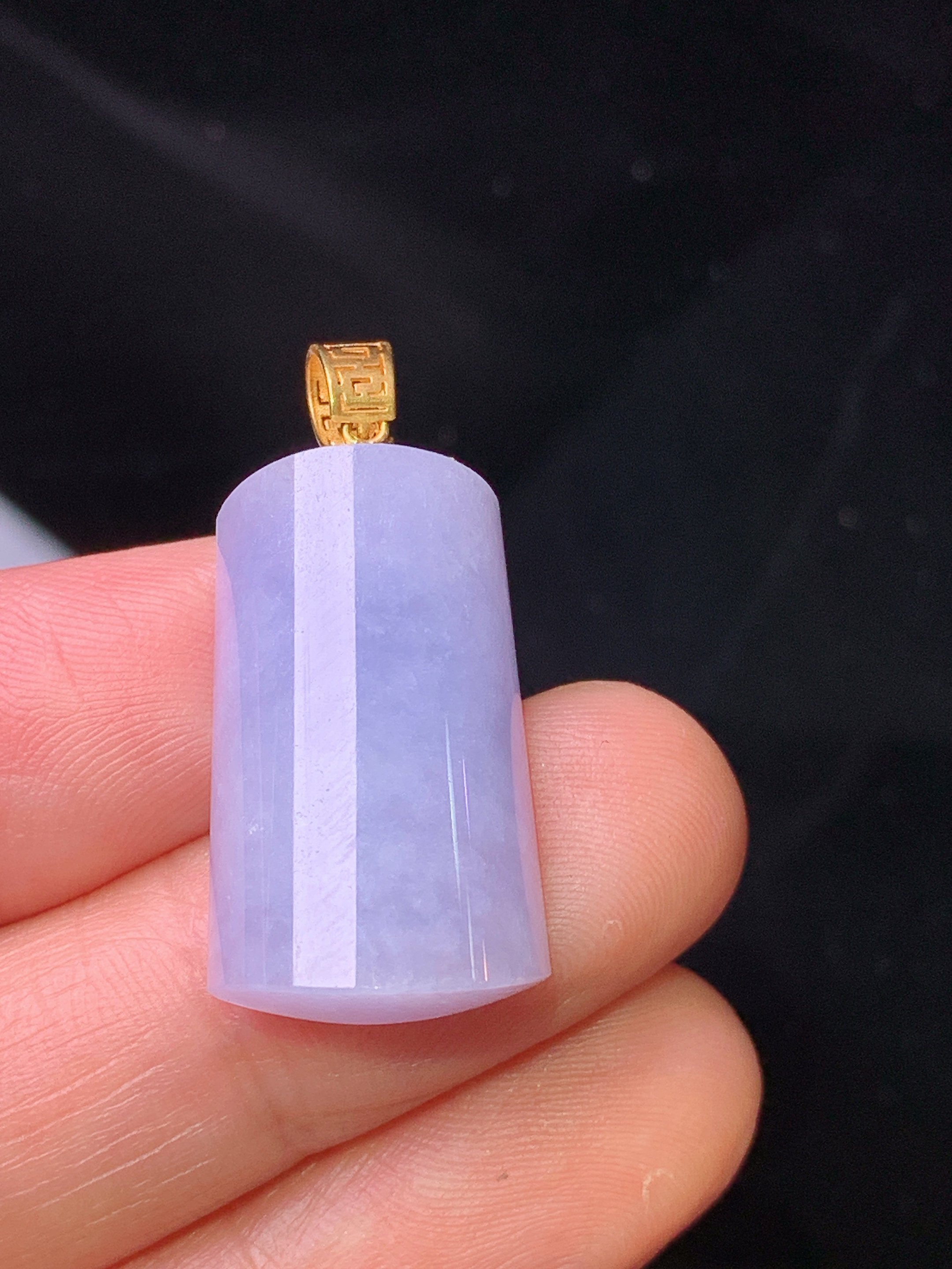 18k金镶嵌紫罗兰玉柱吊坠 玉质细腻 色泽清新艳丽 整体尺寸30*13.8*7
