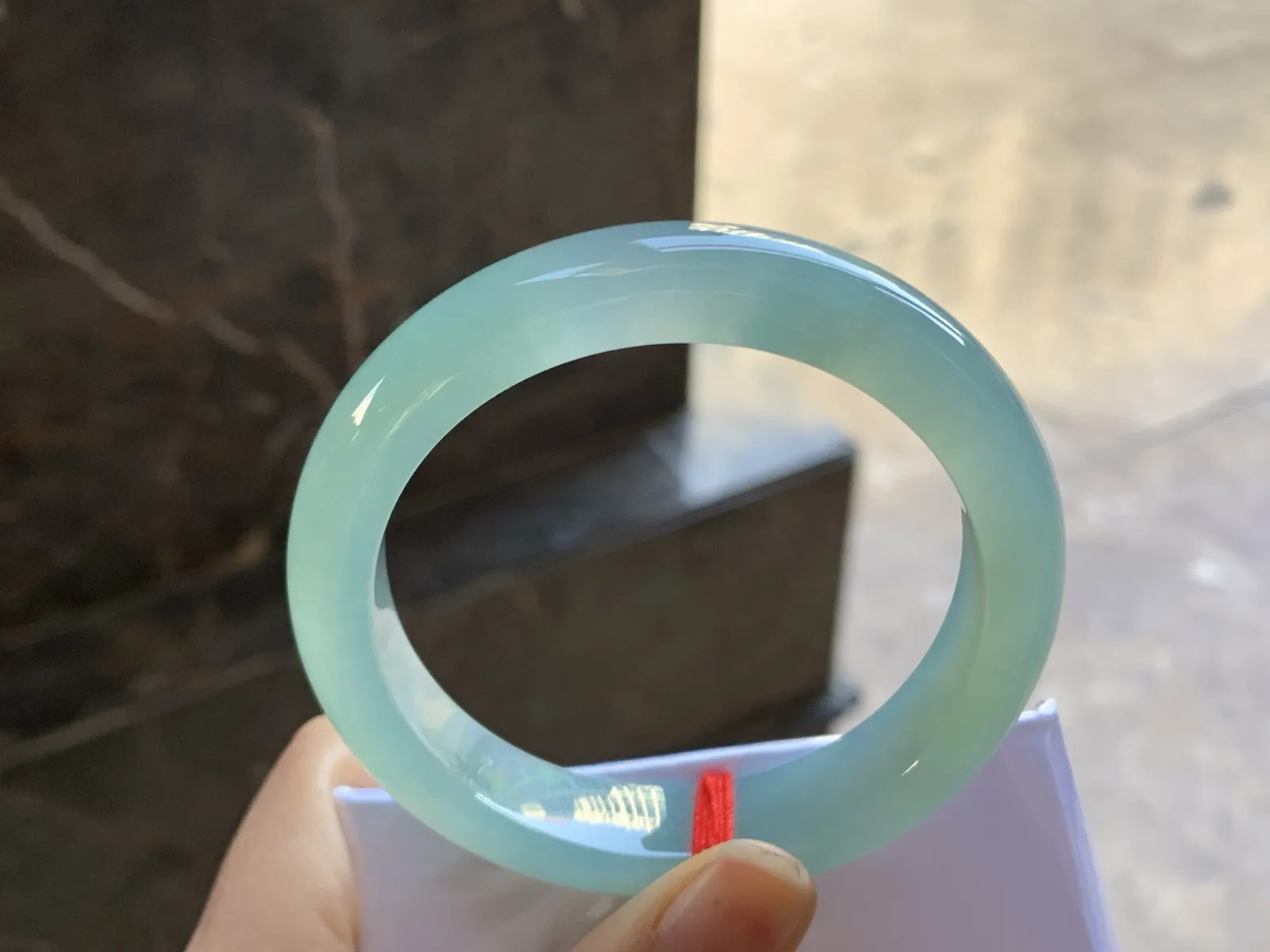 54.5-12.4-8.2

冰蓝手镯^_^水润 清新