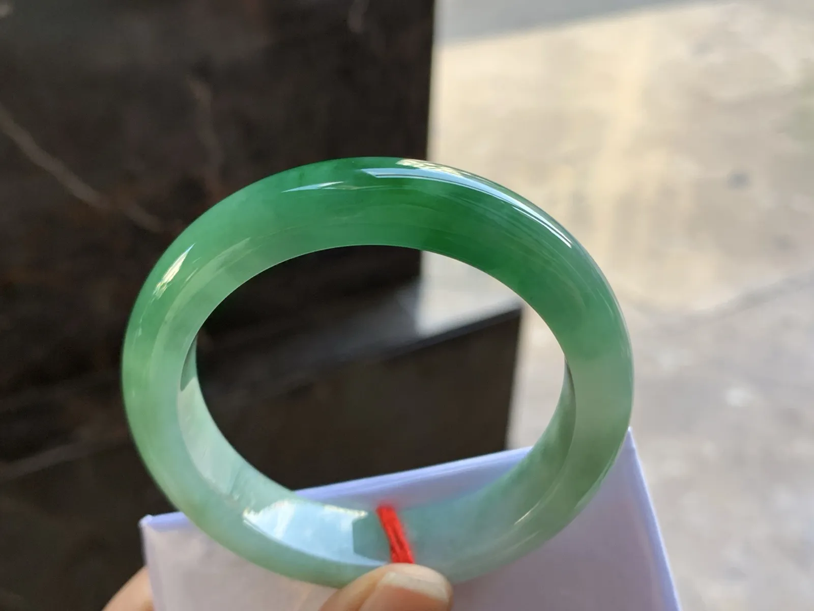 51-12.3-8.5

浓绿色手镯^_^小圈 鲜艳