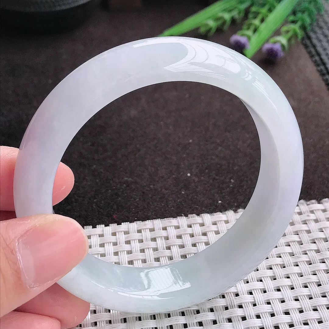 实拍A货翡翠58.8/15.3/9老坑冰纯起胶月光白手镯宽边翡翠玉镯女款