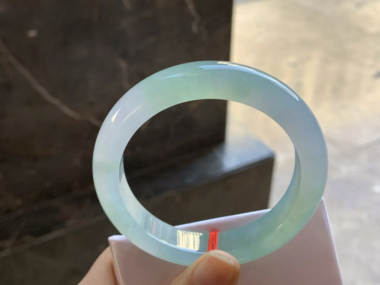 56-12.2-9

冰种淡春彩手镯^_^清新