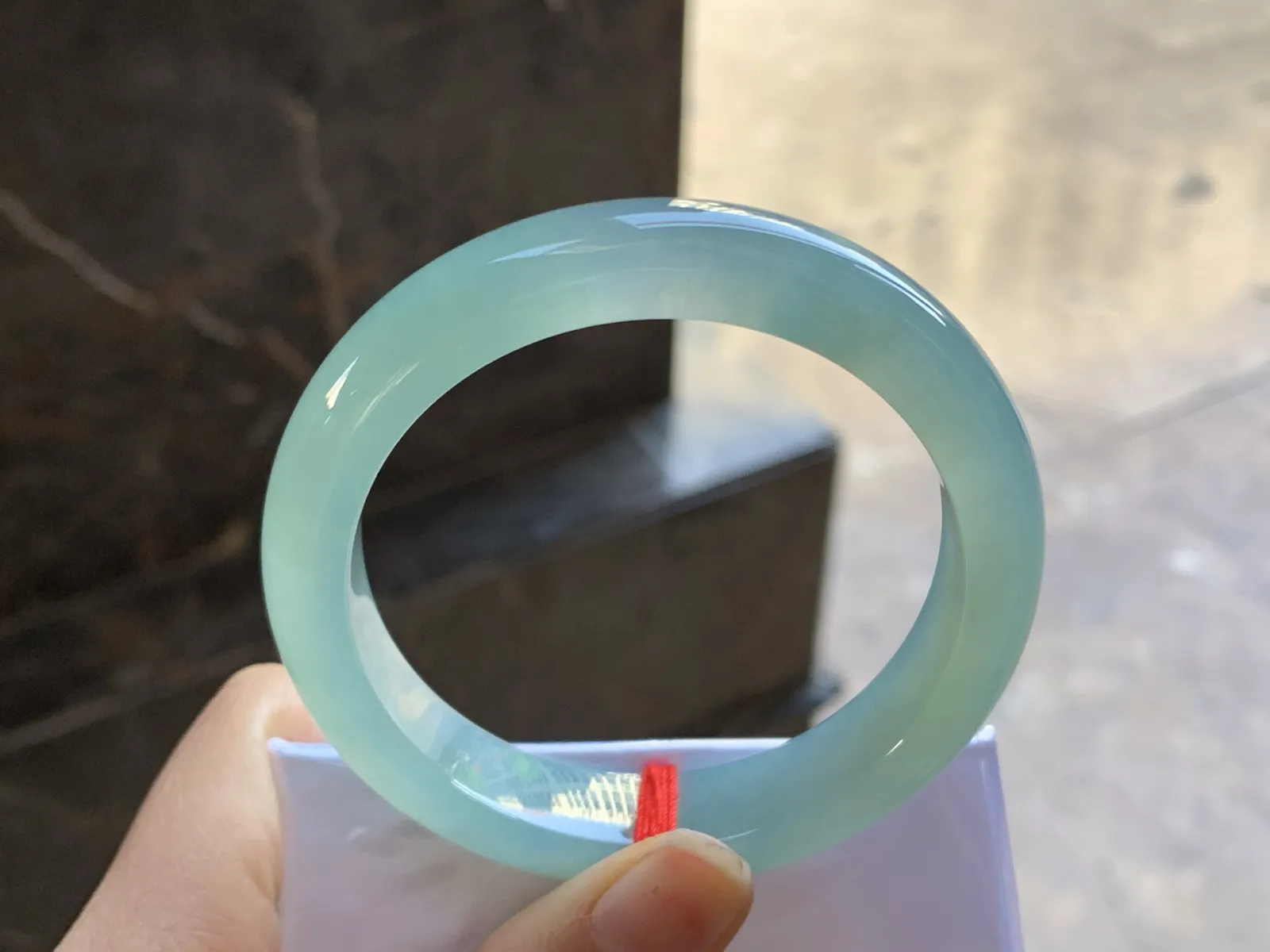 54.5-12.4-8.2

冰蓝手镯^_^水润 清新